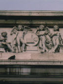 Relief Parlament 1885